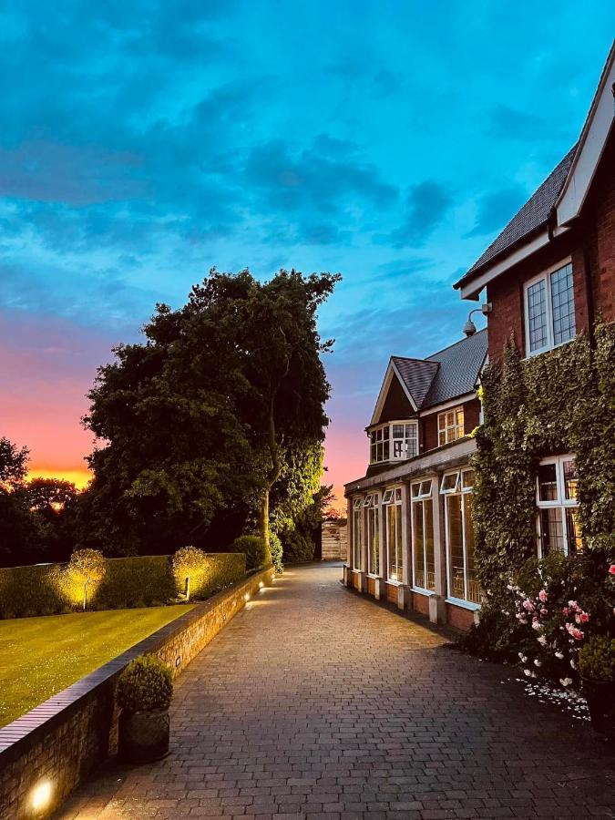 Nuthurst Grange Country House Hotel & Restaurant Солігалл Екстер'єр фото